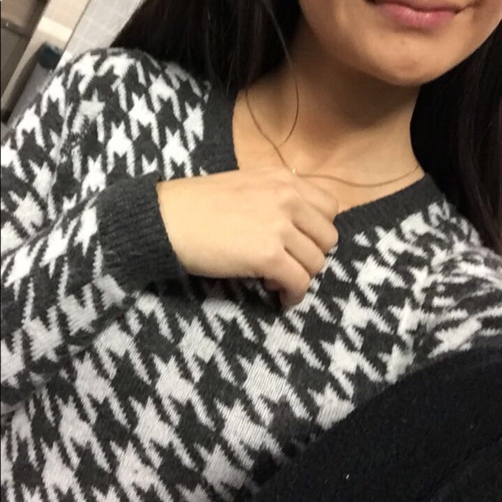 Houndstooth crop sweater top